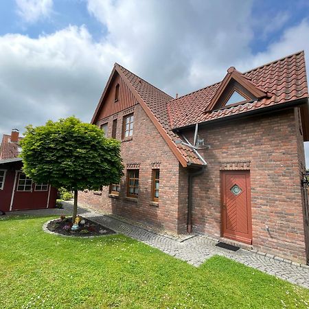 Ferienhaus Henny: 6 Geh-Minuten Vom Hafen. Privater Garten Jemgum Exterior photo